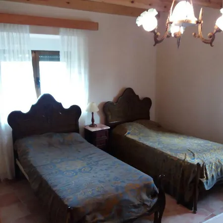 Casas Rurales Las Virtudes Country house *